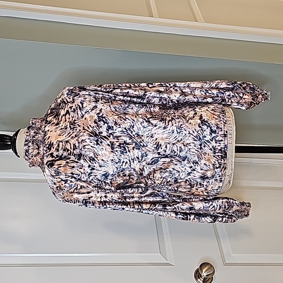 Free People Go Get 'Em Crushed Velvet Balloon Sleeve Blouse - Size Large - Picture 7 of 9